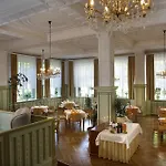 Hotel Badehof 4*
