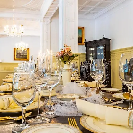 Hotel Badehof 4*