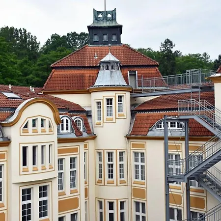 Hotel Badehof 4*
