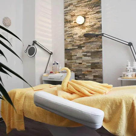 Ξενοδοχείο Badehof 4*
