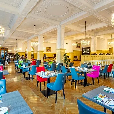 Отель Badehof 4*