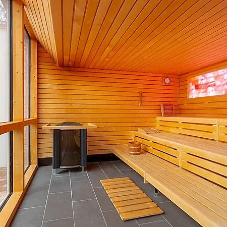 Отель Badehof 4*
