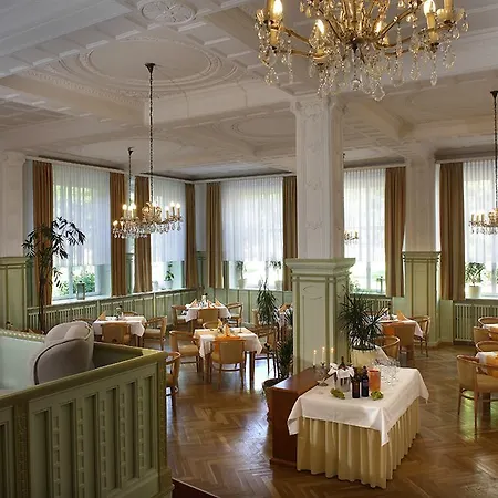 Hotel Badehof 4*